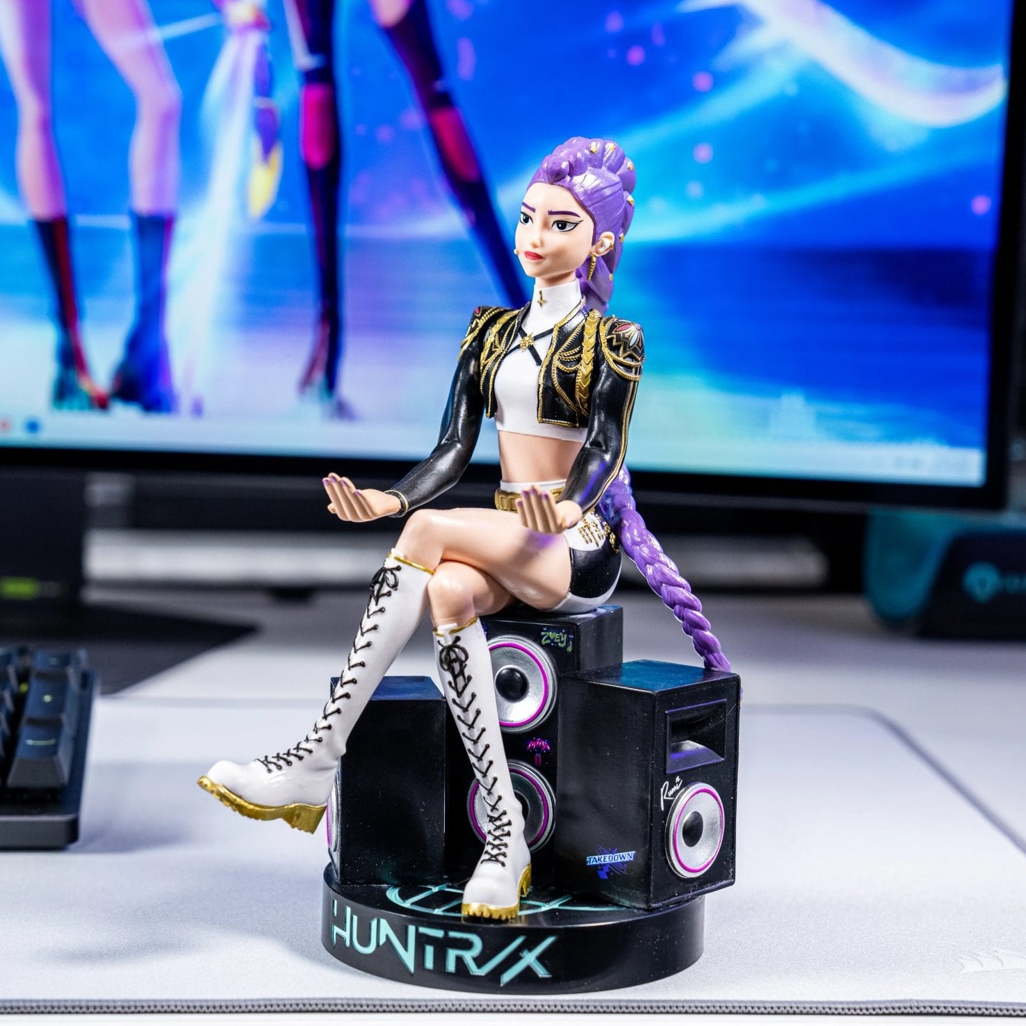 Golden Rumi Controller Holder and Phone Stand - K-Pop Demon Hunters, Cable Guys