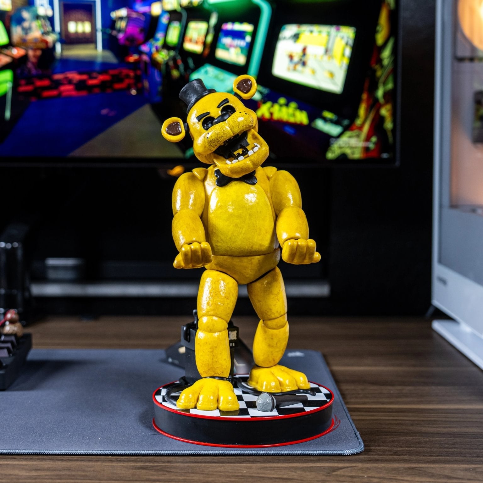 XL Golden Freddy Controller Holder for Gaming Devices, iPad, and Portable Consoles - Five Nights at Freddy's, Cable Guys