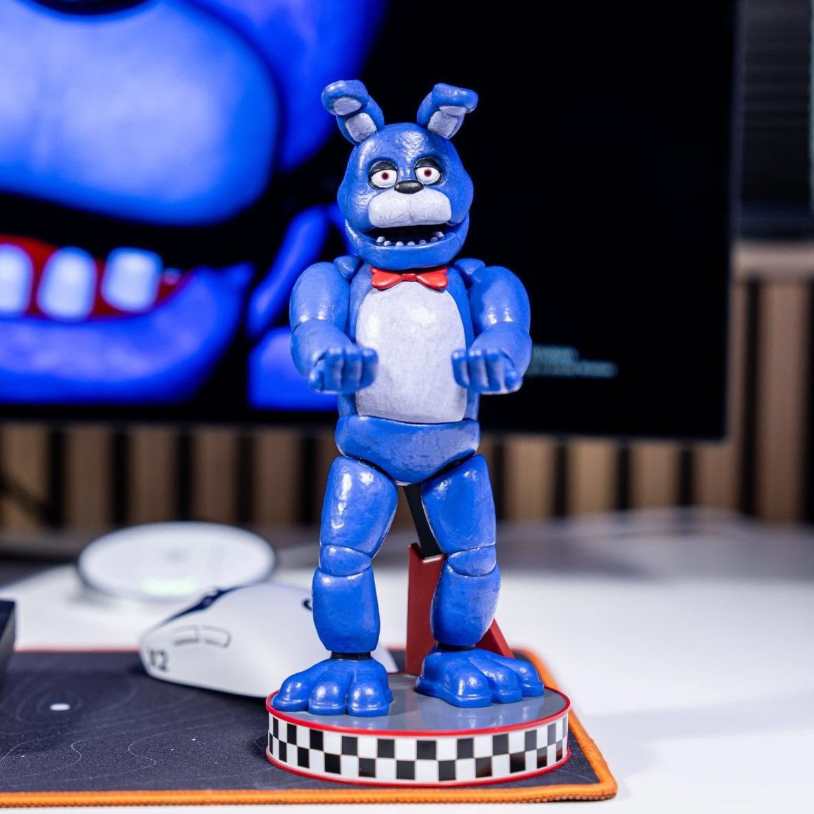 Bonnie Controller Holder & Phone Stand – Five Nights At Freddy's, Cable Guys - EXG Pro