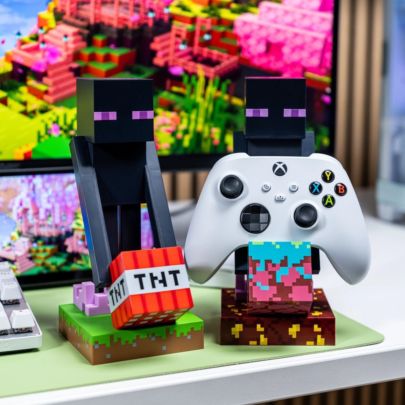 Enderman Controller Holder & Phone Stand – Minecraft, Cable Guys - EXG Pro