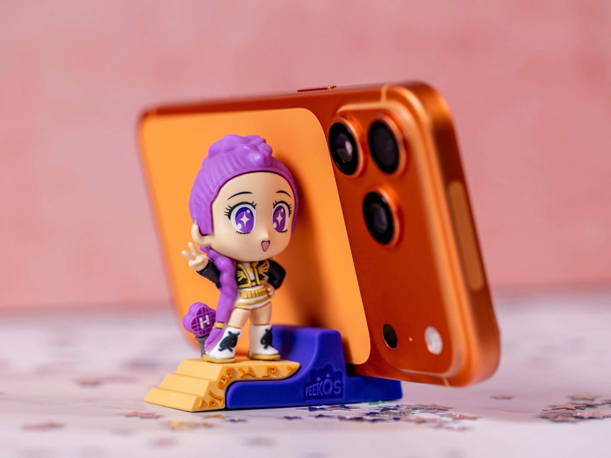 Golden Rumi Phone Stand Collectible – K-Pop Demon Hunters, Peekos - EXG Pro