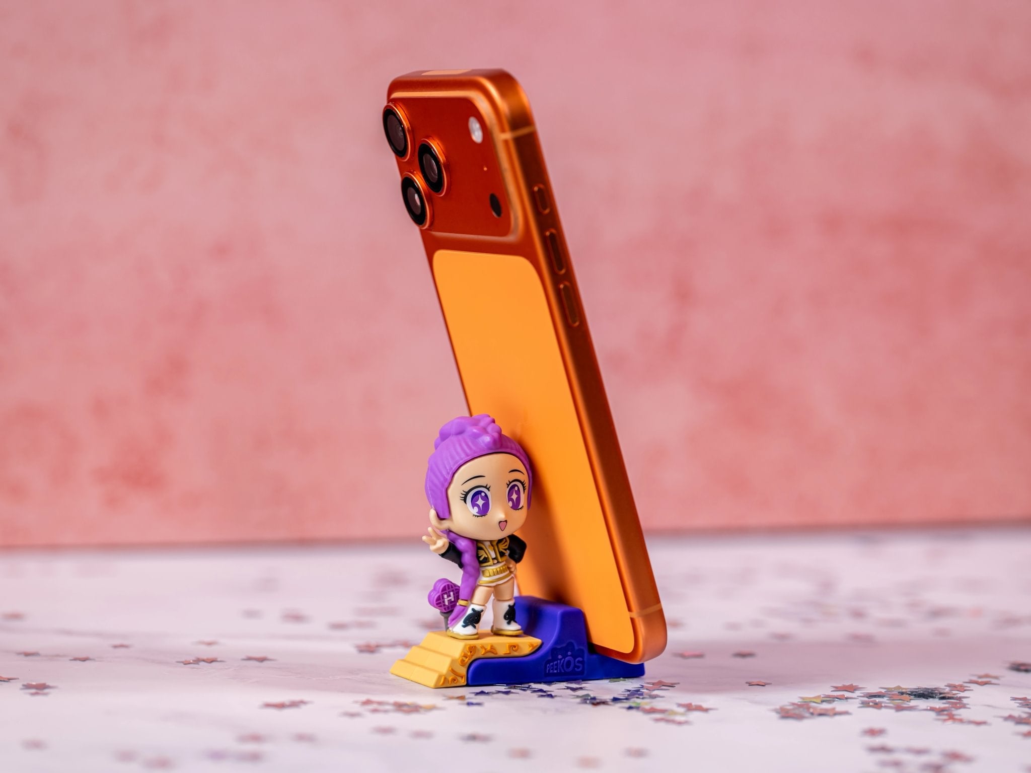 Golden Rumi Phone Stand Collectible – K-Pop Demon Hunters, Peekos - EXG Pro