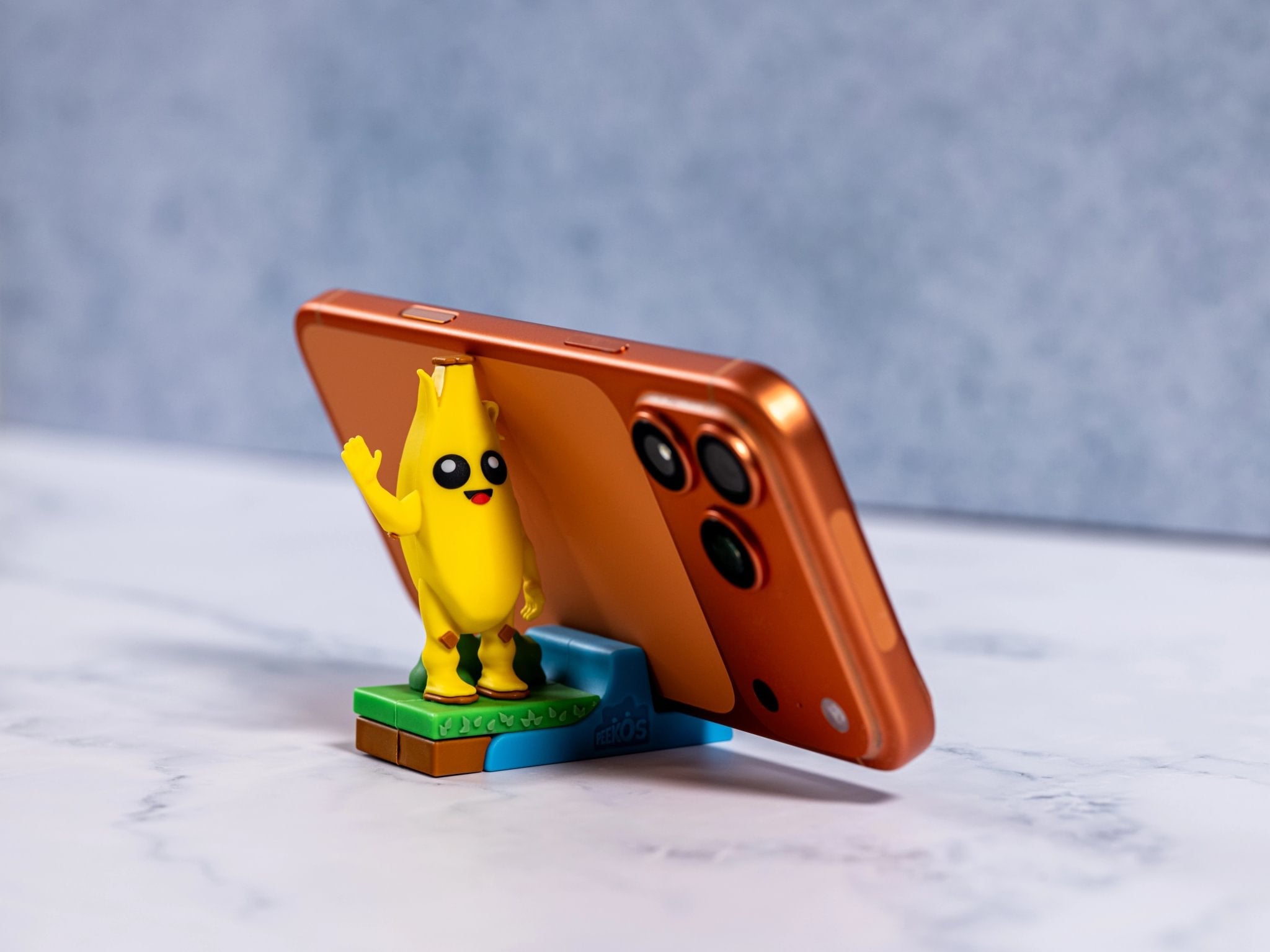 Peely Phone Stand Collectible – Fortnite, Peekos - EXG Pro
