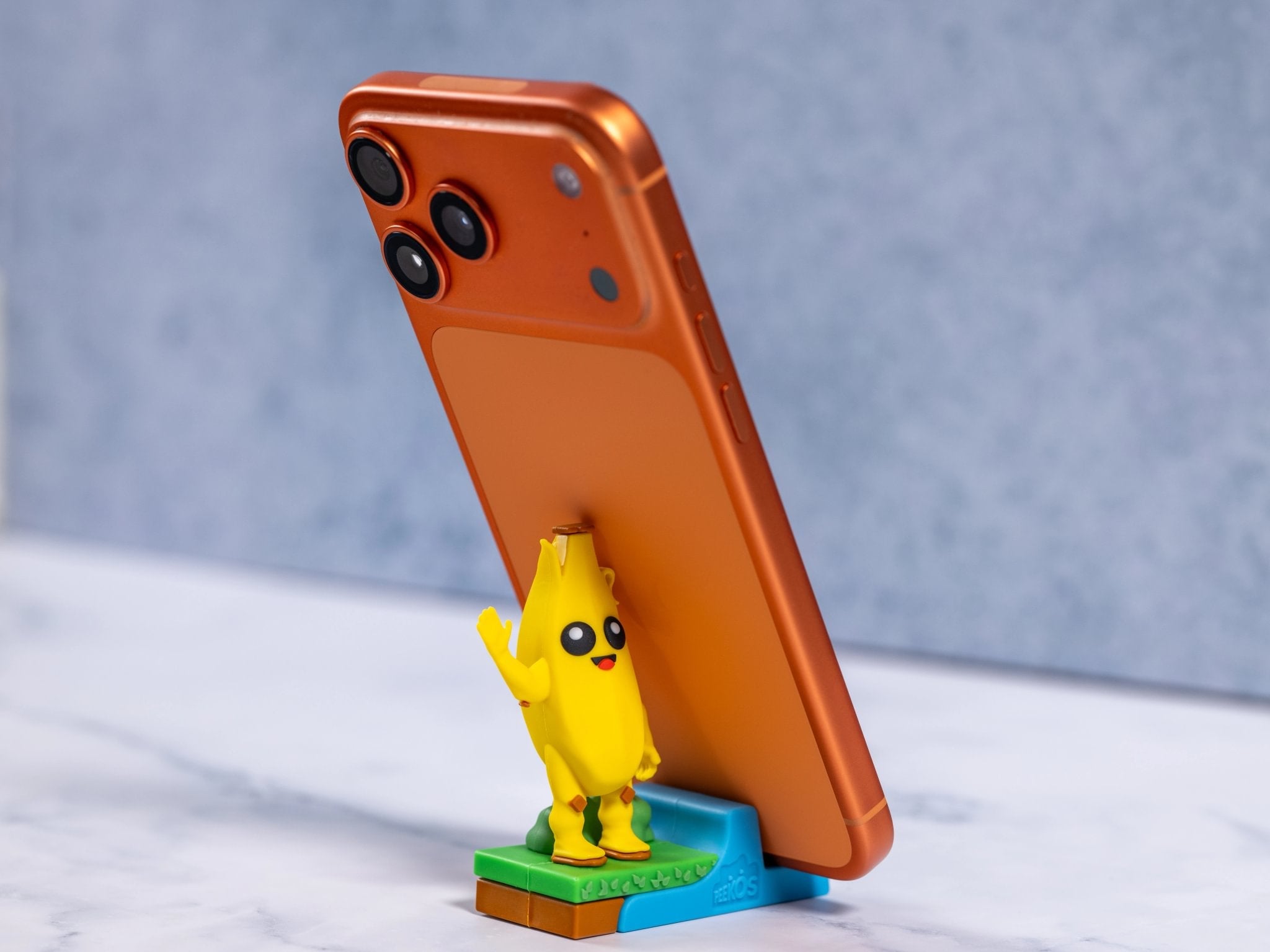 Peely Phone Stand Collectible – Fortnite, Peekos - EXG Pro