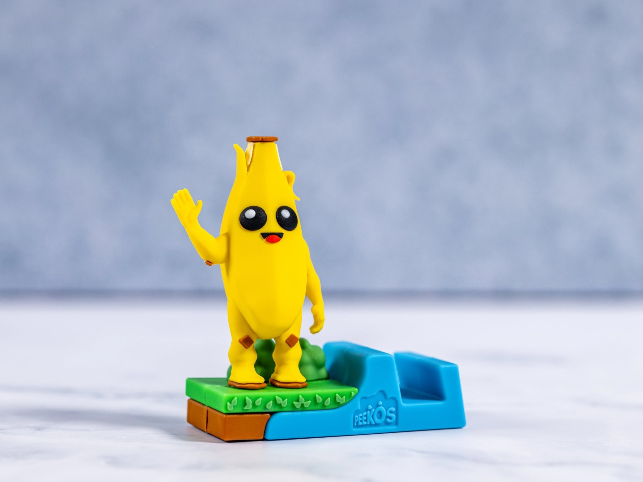 Peely Phone Stand Collectible – Fortnite, Peekos - EXG Pro