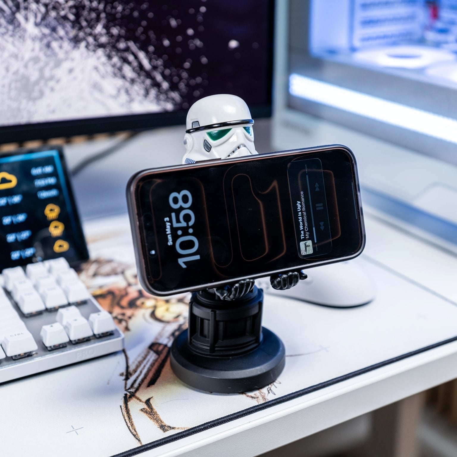Stormtrooper Controller Holder & Phone Stand – Star Wars, Cable Guys - EXG Pro