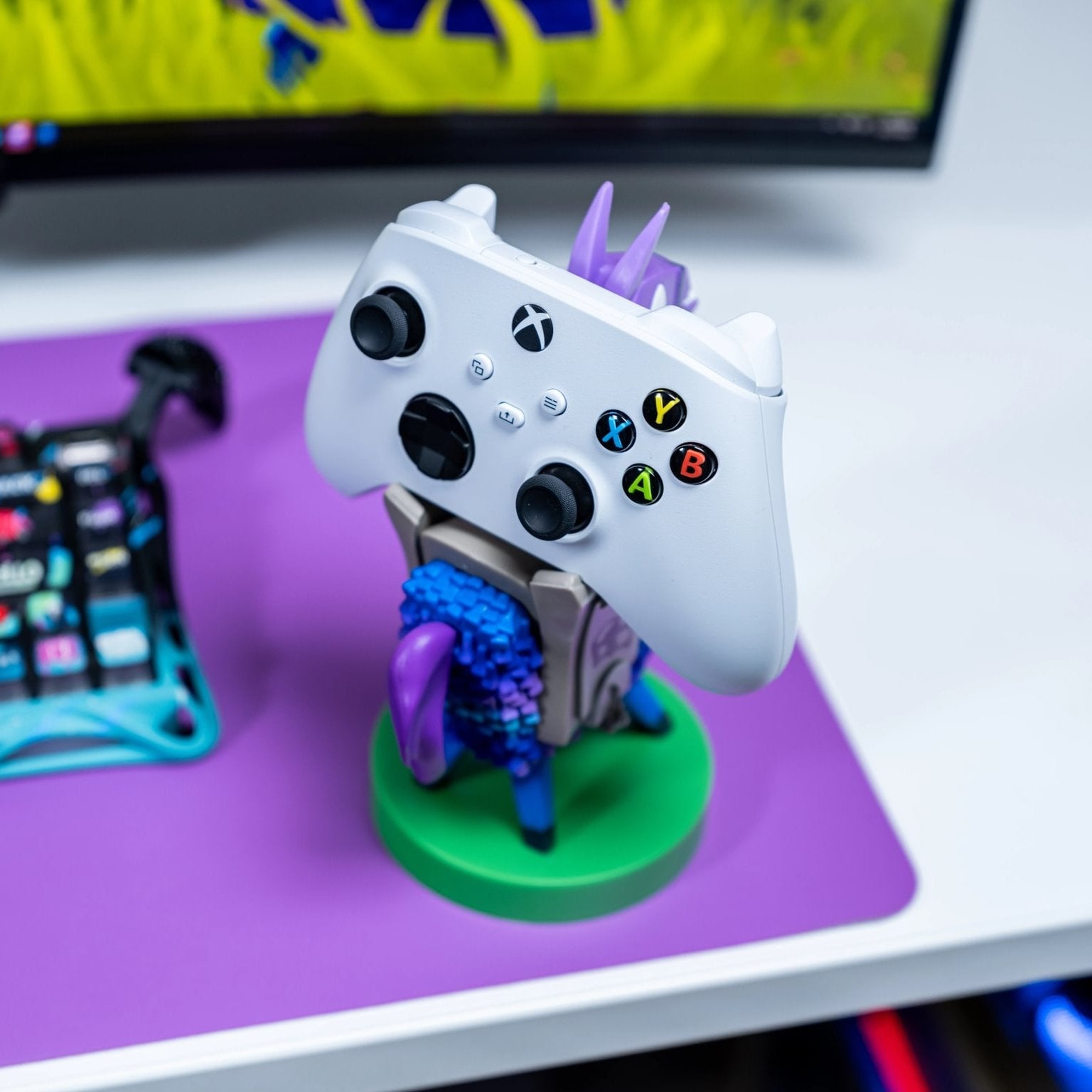 Supply Llama Controller Holder & Phone Stand - Fortnite, Cable Guys - EXG Pro